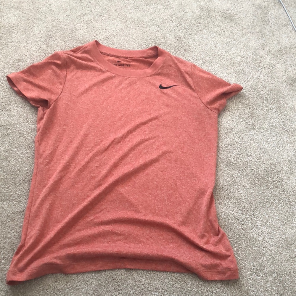 Women’s Nike athletic tee